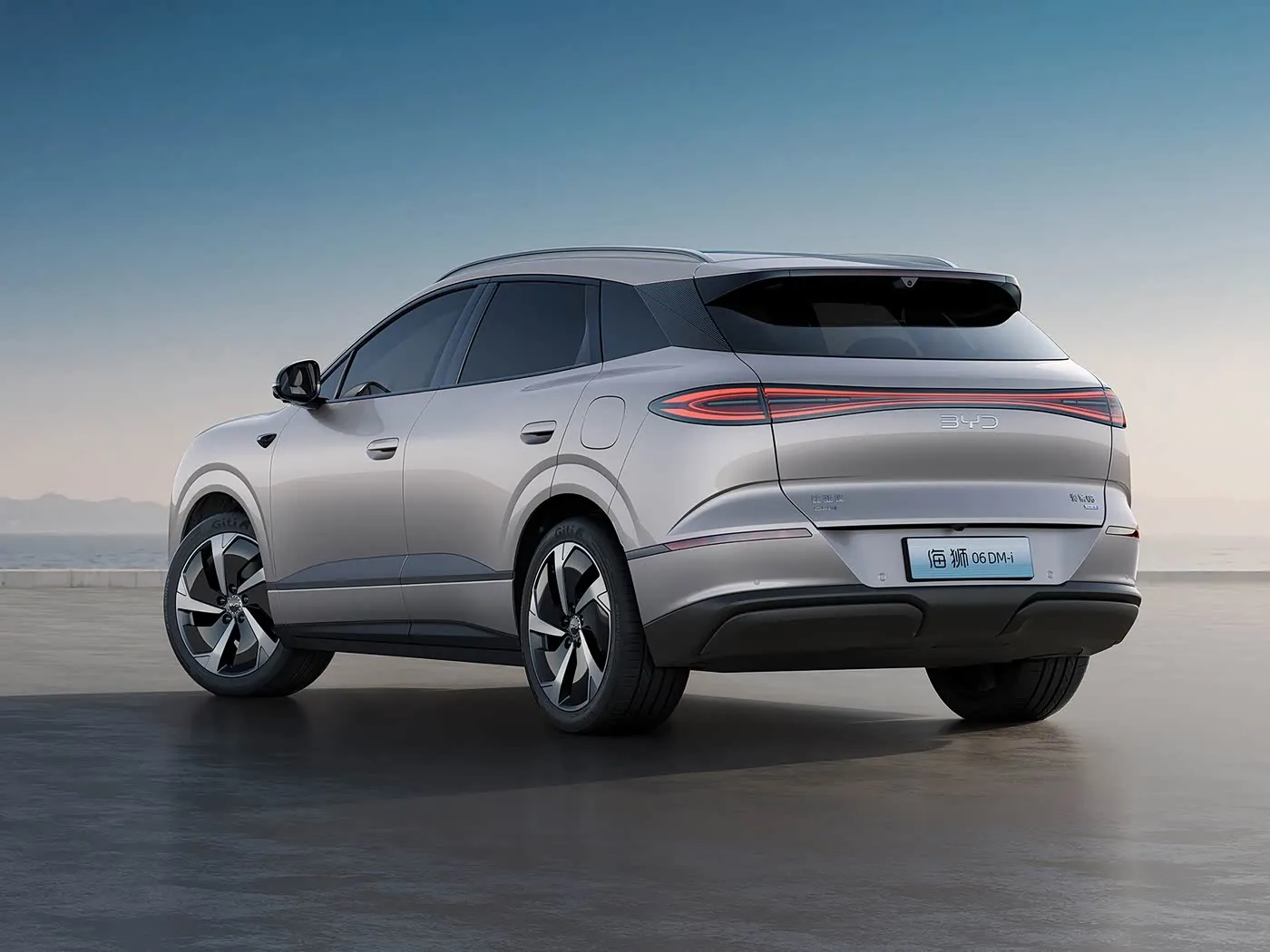 BYD Sea Lion 06 デュアルパワー (EV/DM-i) コンパクト SUV – EV 航続距離 520 ~ 605km/DM-i 航続距離 1092km & L2 DiPilot