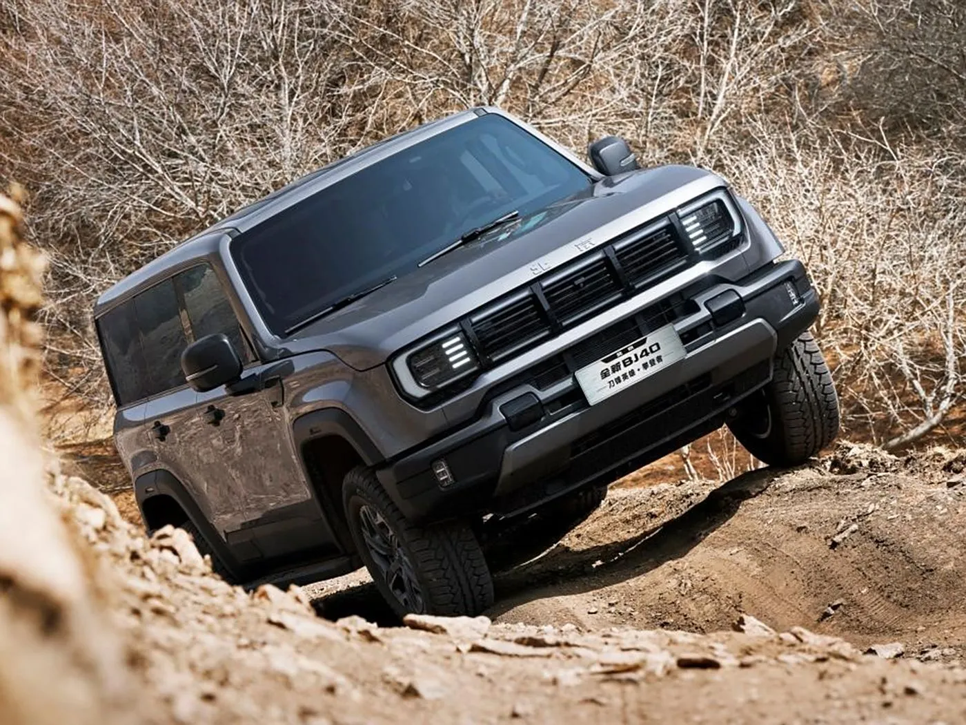 北京オフロード BJ40 コンパクト SUV 4WD、85L タンク & パノラマカメラロングホイールベース