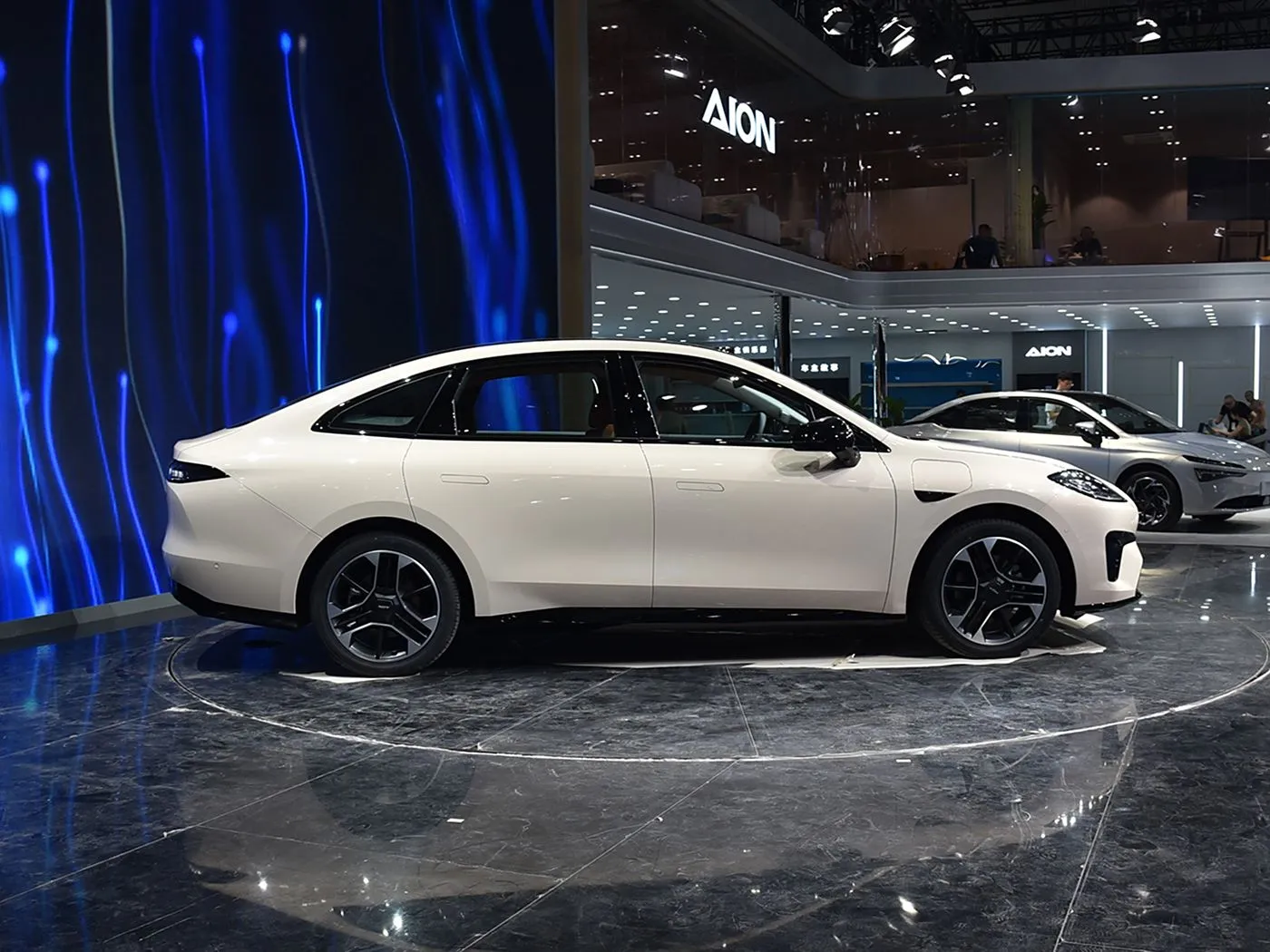 AION RT 電動 SUV 左ハンドル高速 EV オートギアボックスハイブリッドミニレベルセダン新エネルギー車大人用