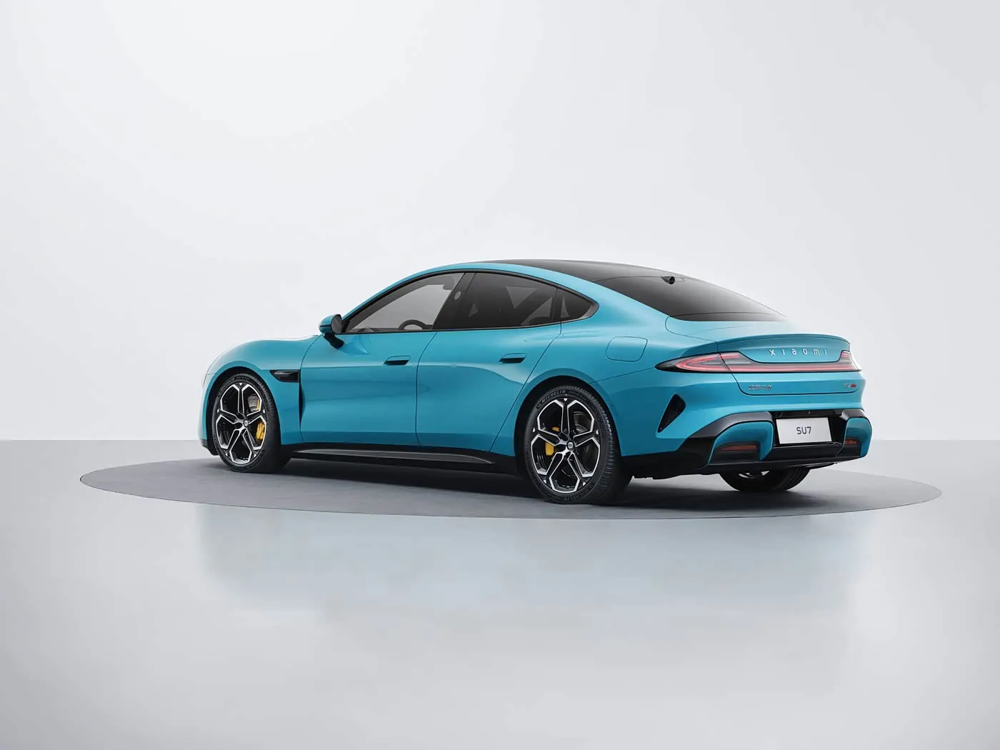 ホットセール XIAOMI SU7 新エネルギー車 EV セダン長距離ホイールベース 5 席インチ画面