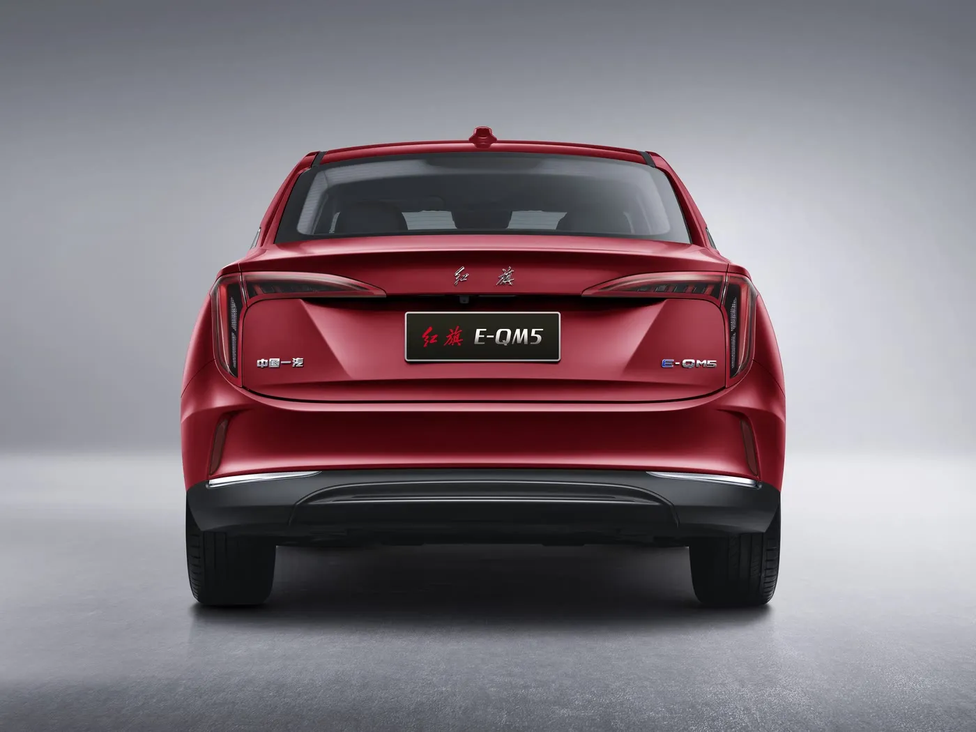 Honqi E-QM5 広々とした EV セダン ロングホイールベース 長距離純粋電気新エネルギー車