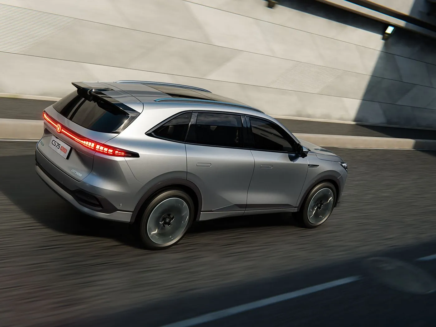 長安 CS75 PLUS 1.5T/2.0T コンパクト SUV、L2.5 アシスト、15.6 インチ タッチスクリーン、ロングホイールベース搭載