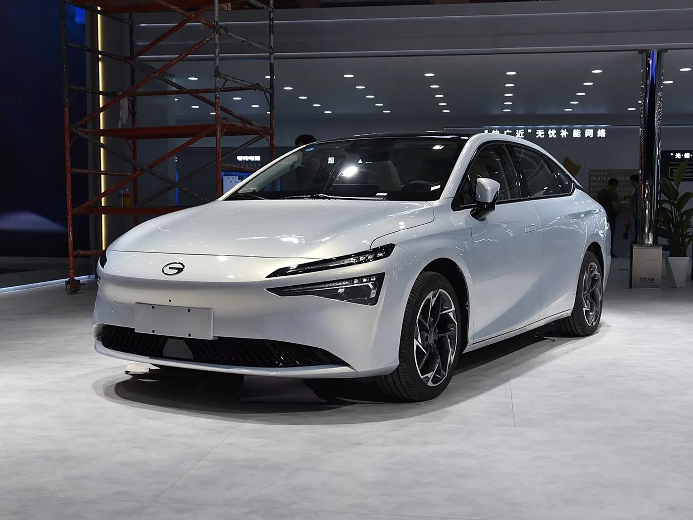 AION S MAX 高級電動SUV 高速先進機能を備えたハイブリッドEV 環境に優しい新エネルギー車