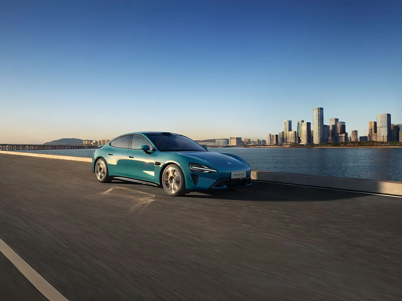 ホットセール XIAOMI SU7 新エネルギー車 EV セダン長距離ホイールベース 5 席インチ画面