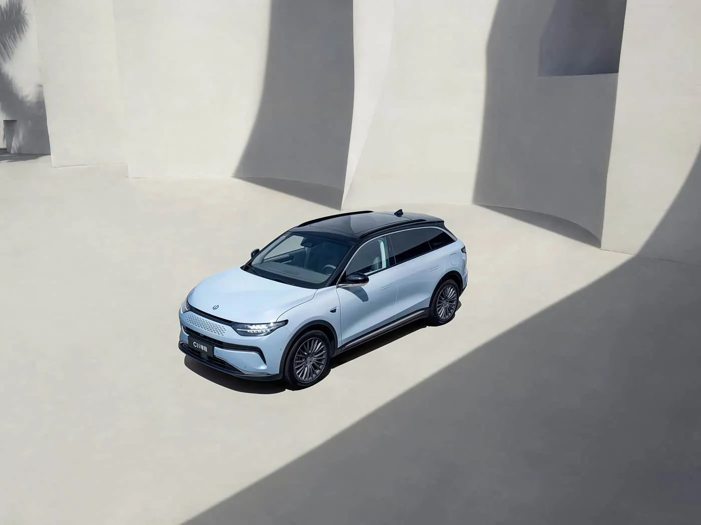 Leapmotor C11 コンフォートバージョンハイブリッド電気 SUV PHEV 走行距離延長新エネルギー車