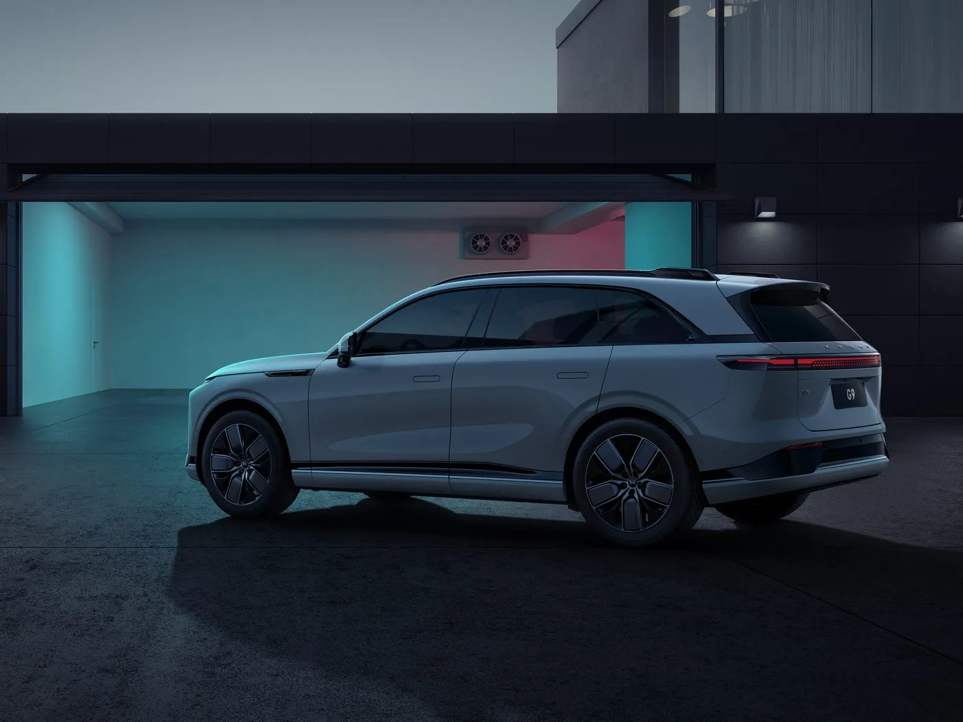 Xpeng G9 高級 4 ドア 5 人乗り SUV 電気自動車新エネルギー MPV ハッチバック 4WD ドライブモード PHEV 電源と EV モーター左