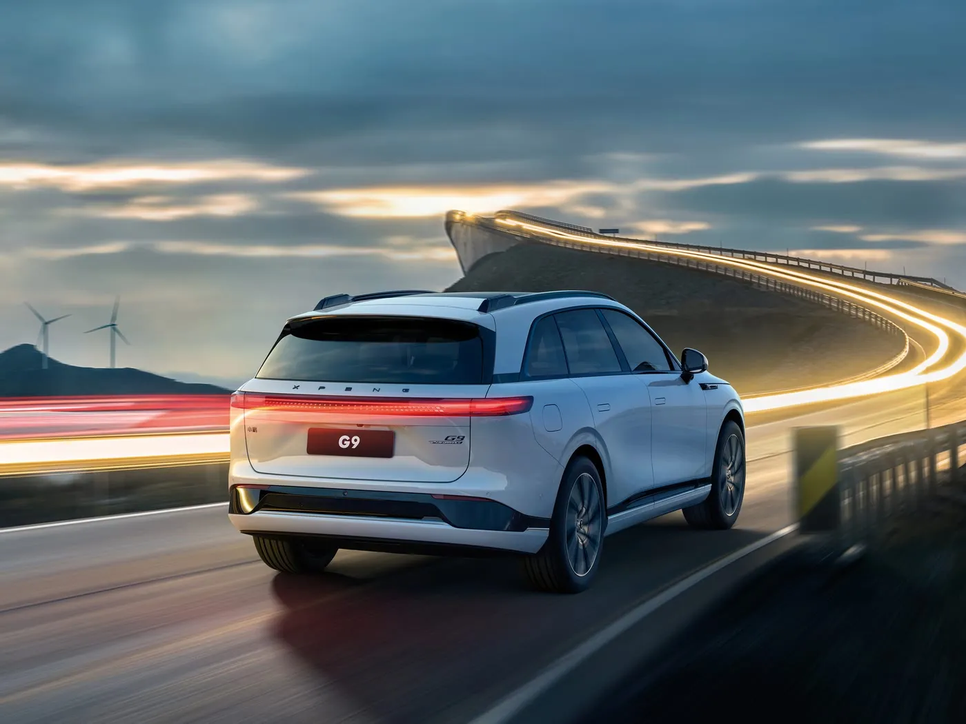 Xpeng G9 高級 4 ドア 5 人乗り SUV 電気自動車新エネルギー MPV ハッチバック 4WD ドライブモード PHEV 電源と EV モーター左