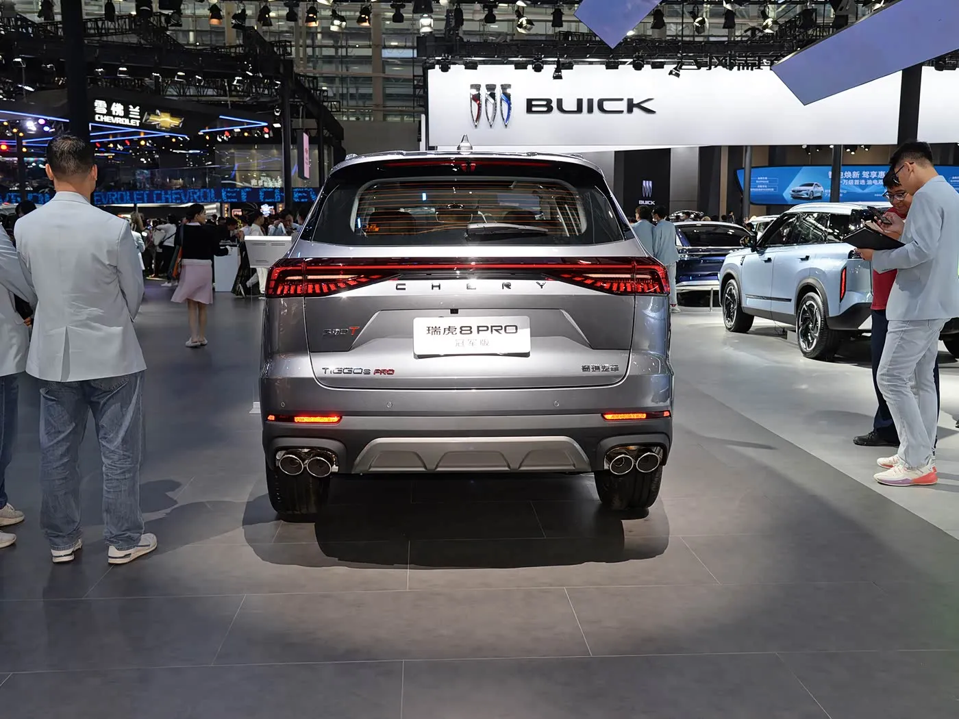 Chery Tiggo 8 Pro 高級ファミリー SUV 自動ギアボックス リアカメラ R18 左ガソリン ダークレザーシート ユーロ VI 排出 AWD