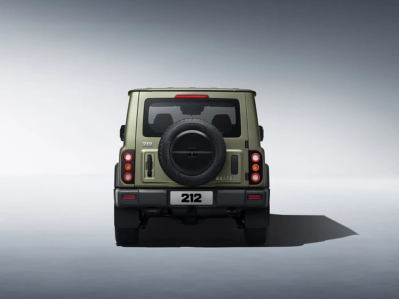 2025 BAIC 212 T01 頑丈な 4WD コンパクト SUV ガソリン/ディーゼル 8AT & レザーインテリア ヒーター付きレザーステアリングホイール ロングホイールベース
