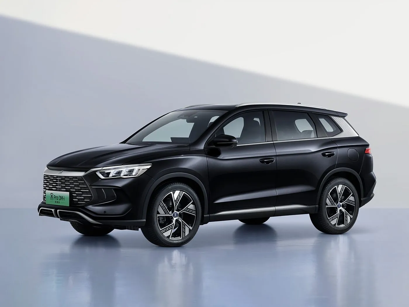 BYD Song Pro DM-i 長距離ハイブリッド NEW ENERGY 車両を備えたコンパクト PHEV SUV