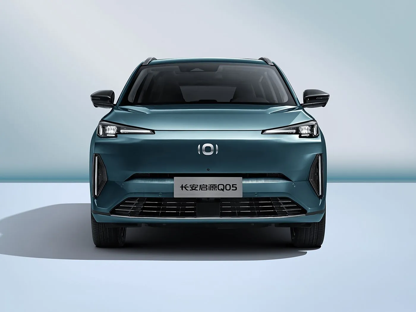 長安 NEVO Q05 ハイブリッド電気 SUV 長距離自動ギアボックス 5 ドア 5 人乗りレザーインテリア左