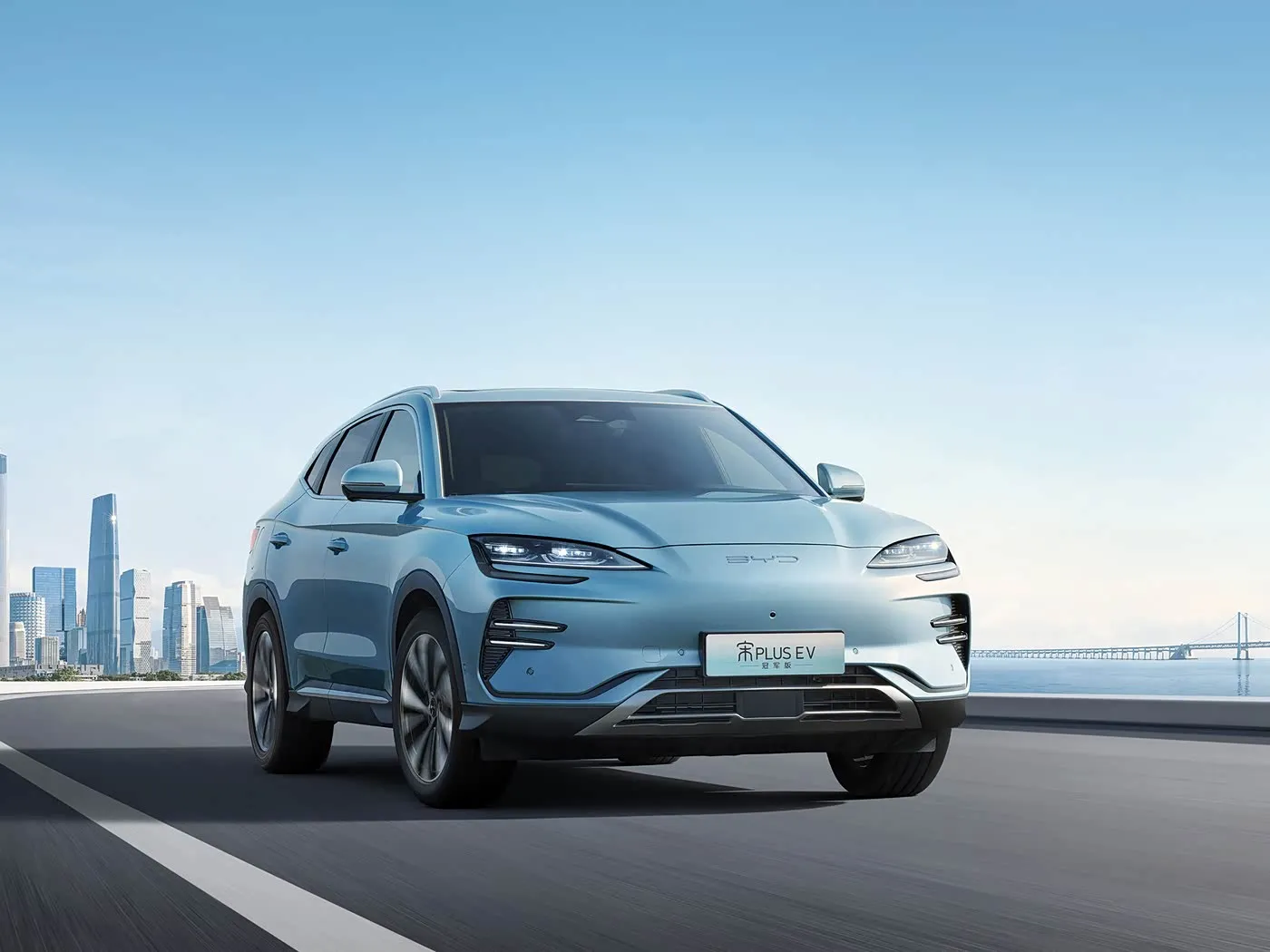 BYD Song Plus SUV オートマチック AWD (リアカメラ付き) レザーシート ハイブリッド燃料左ステアリング