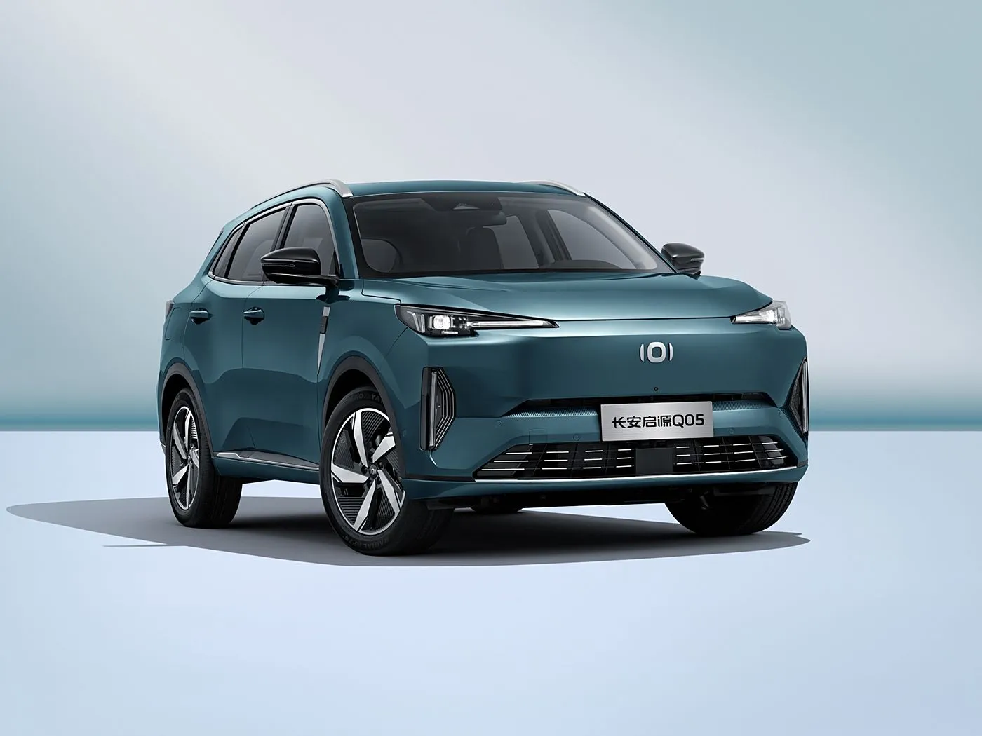 長安 NEVO Q05 ハイブリッド電気 SUV 長距離自動ギアボックス 5 ドア 5 人乗りレザーインテリア左