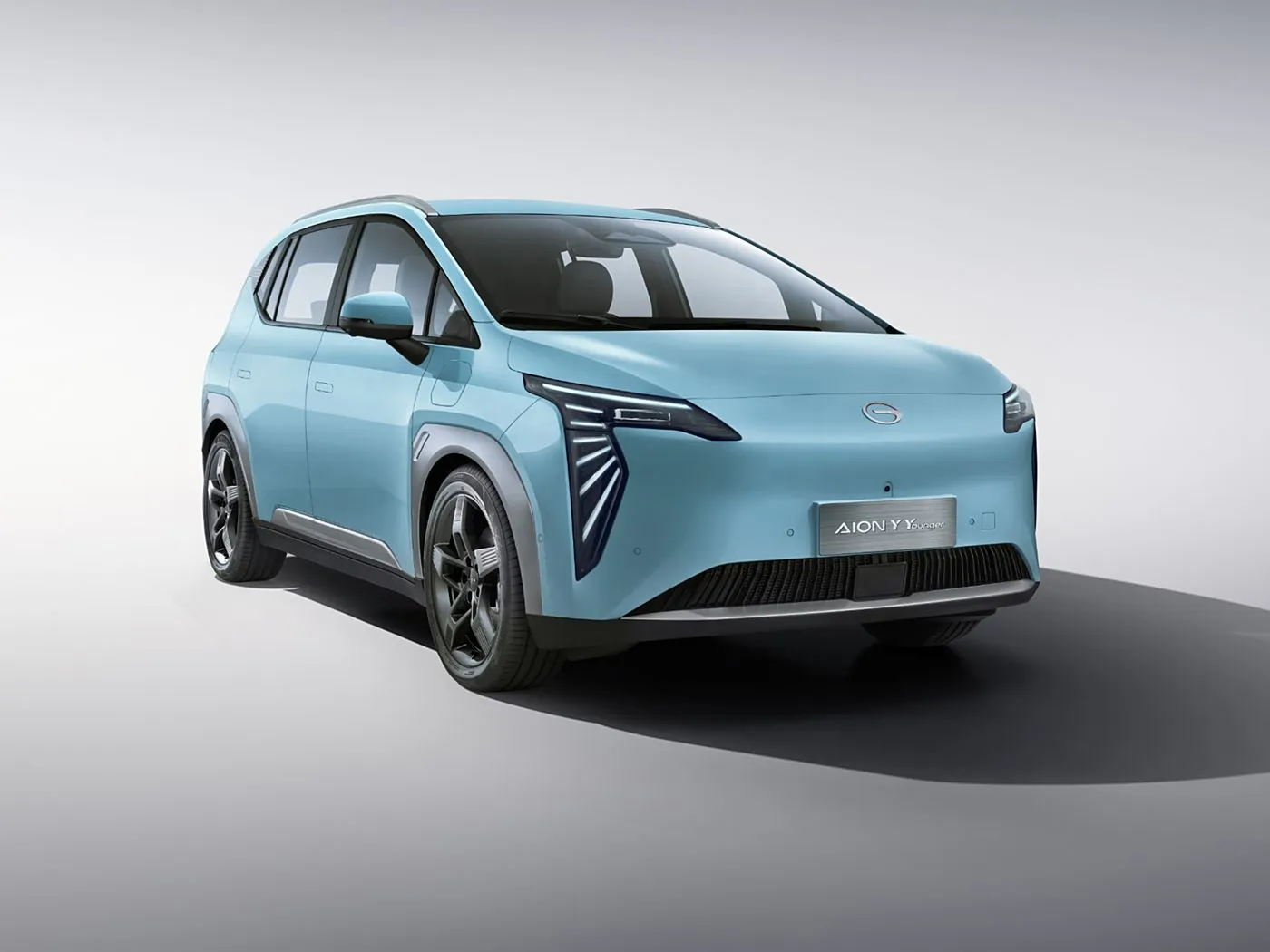 GAC Aion Y Plus 電気自動車スマート運転バージョン 5 ドア 5 シート EV SUV 150Kw 新エネルギー車販売