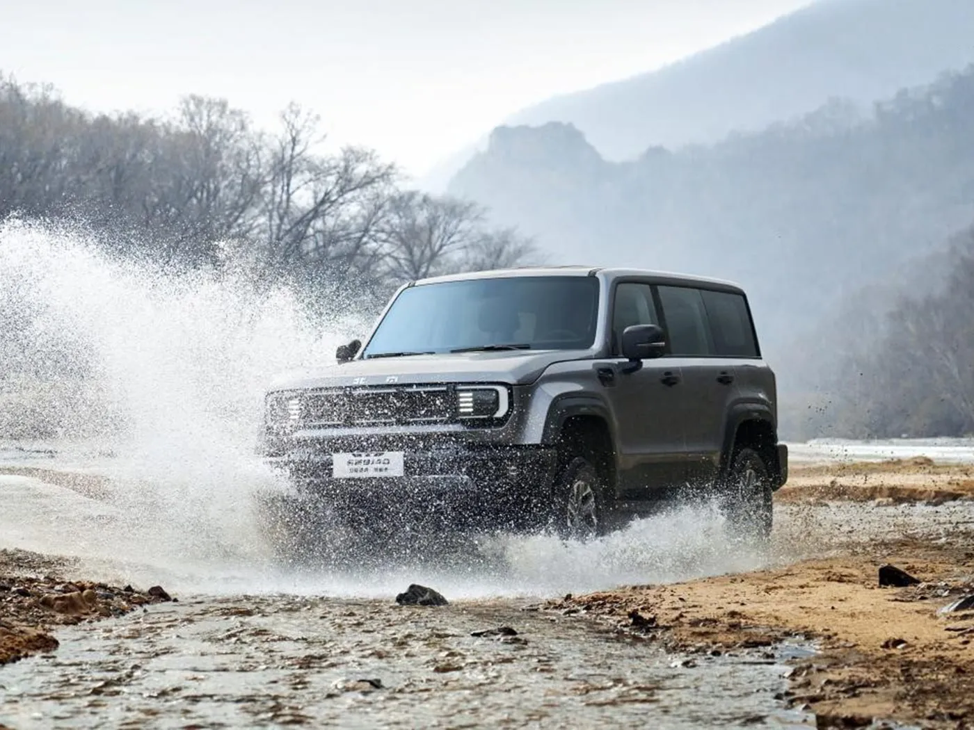 北京オフロード BJ40 コンパクト SUV 4WD、85L タンク & パノラマカメラロングホイールベース