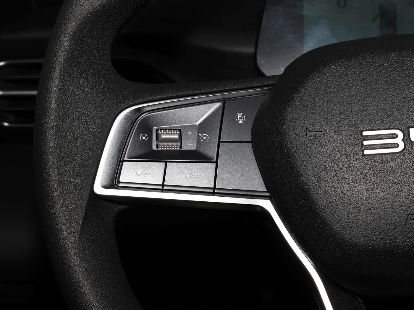 新モデル BYD E7 EV 車 150km/h 最高速度 136HP 180Nm トルク 5 人乗り電気自動車