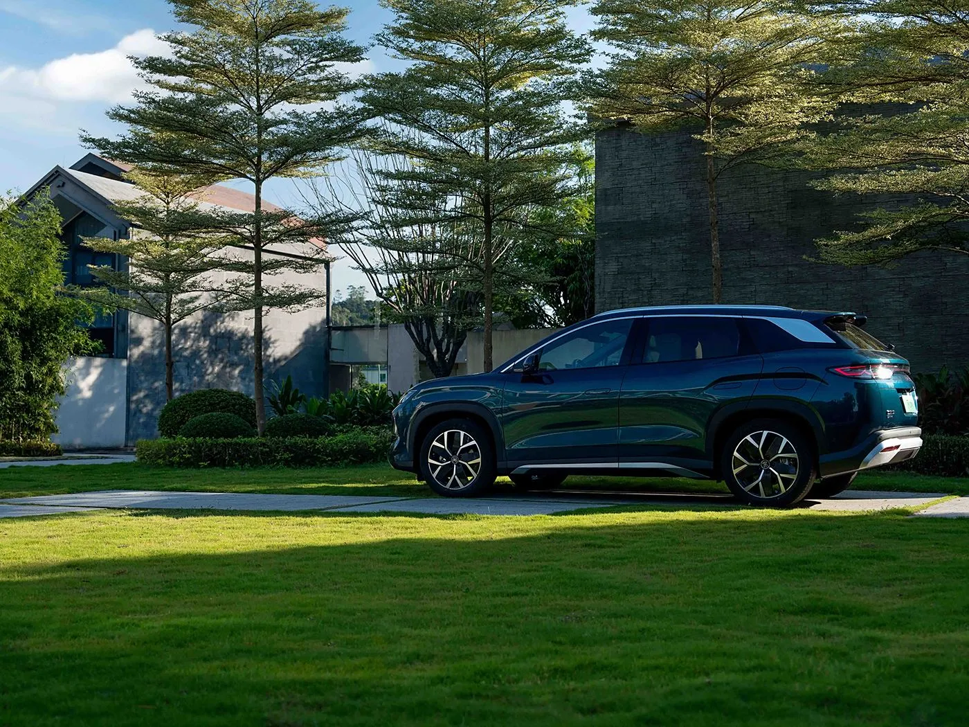 BYD Song L DM-i コンパクト PHEV SUV 長距離高速新エネルギー車 DiPilot 2.0 シートヒーター 360° パノラマ カメラ