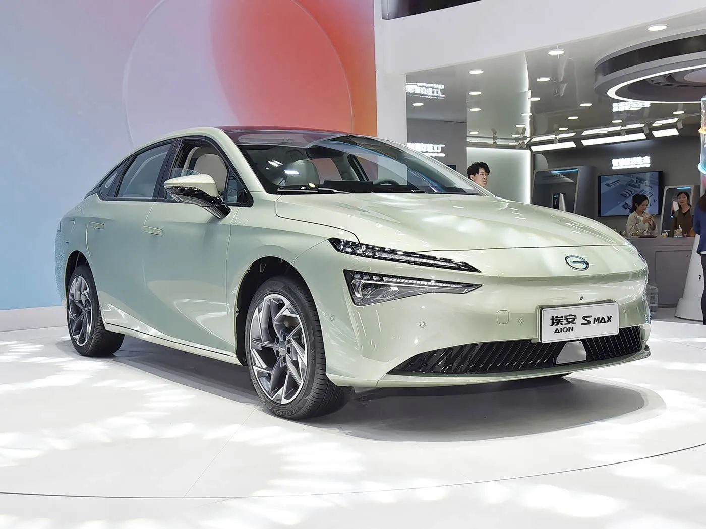 AION S MAX 高級電動SUV 高速先進機能を備えたハイブリッドEV 環境に優しい新エネルギー車