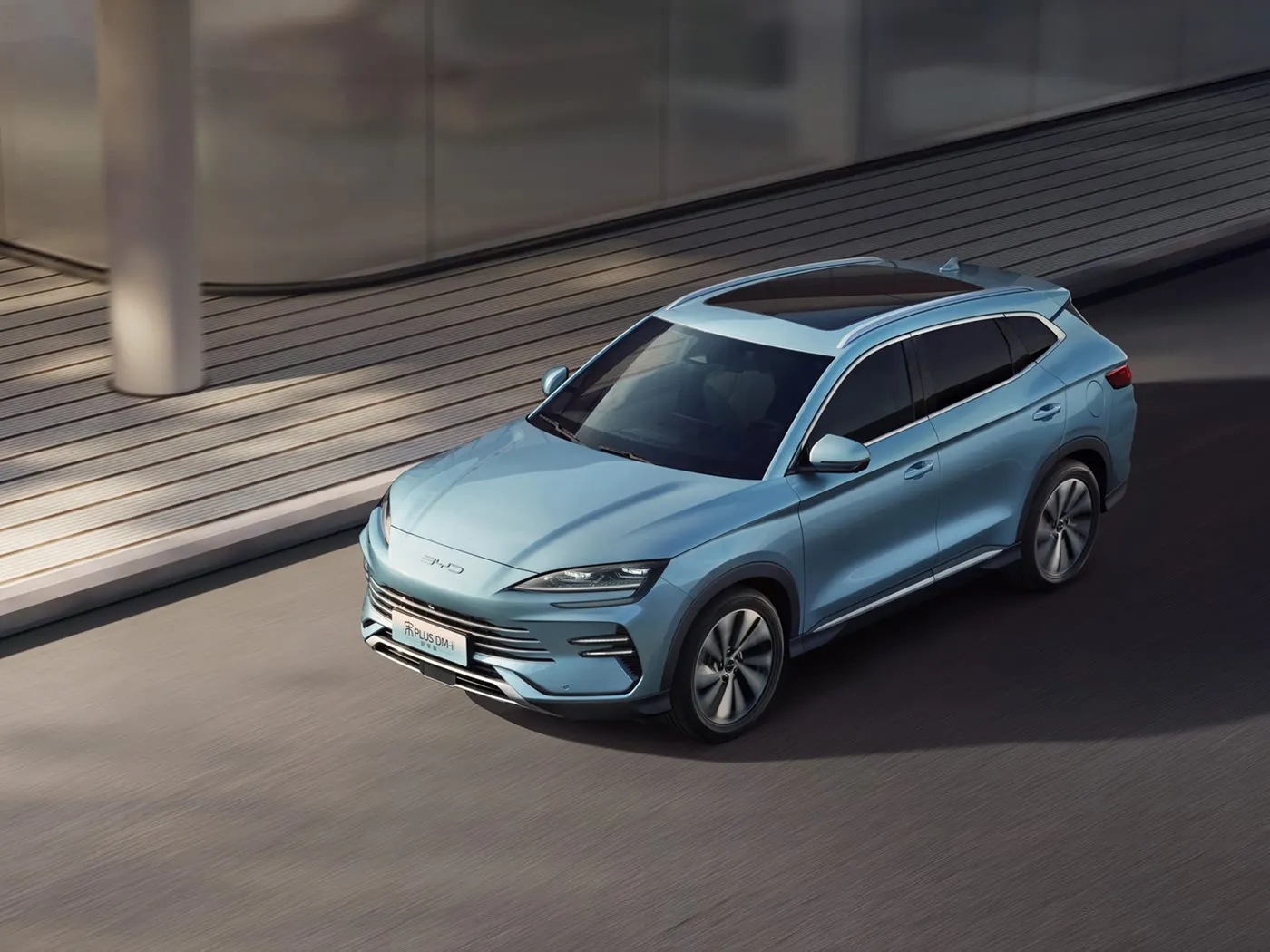 BYD Song Plus SUV オートマチック AWD (リアカメラ付き) レザーシート ハイブリッド燃料左ステアリング