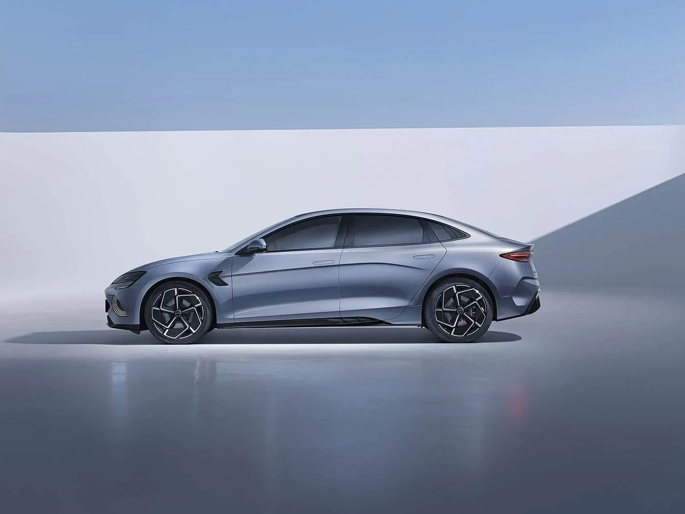 BYD シール スマート エディション電動セダン 600 AWD ハイブリッド先進運転技術プレミアム長距離新エネルギー車