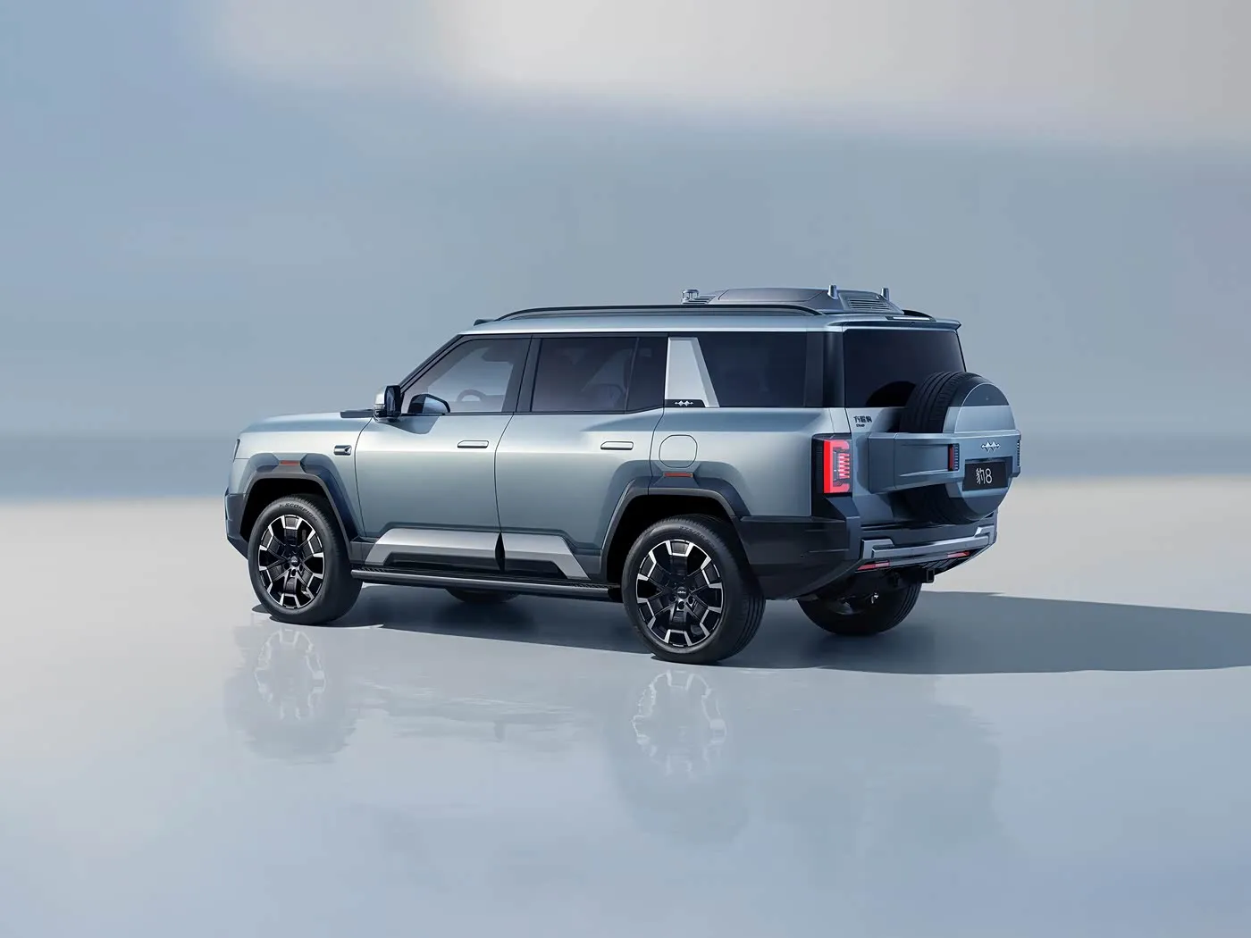 BYD Leopard 8 高級 PHEV SUV 505HP 高度なオフロード SUV 2.0T クラウド シャーシ テクノロジーを備えたプラグイン ハイブリッド電気 SUV